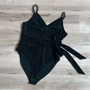 NWT Forever 21 Green Velvet Striped Bodysuit Wrap Tie Waist Front Top Size L